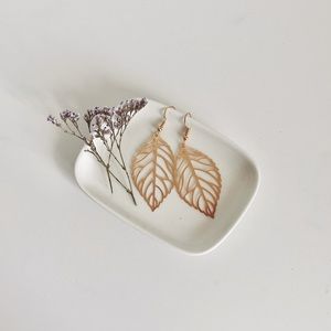 2FOR$20 π GOLDEN LEAF DANGLE HOOK EARRINGS